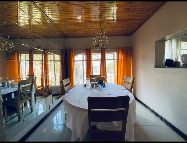 5 BEDROOM HOUSE FOR SALE IN BASSONIA